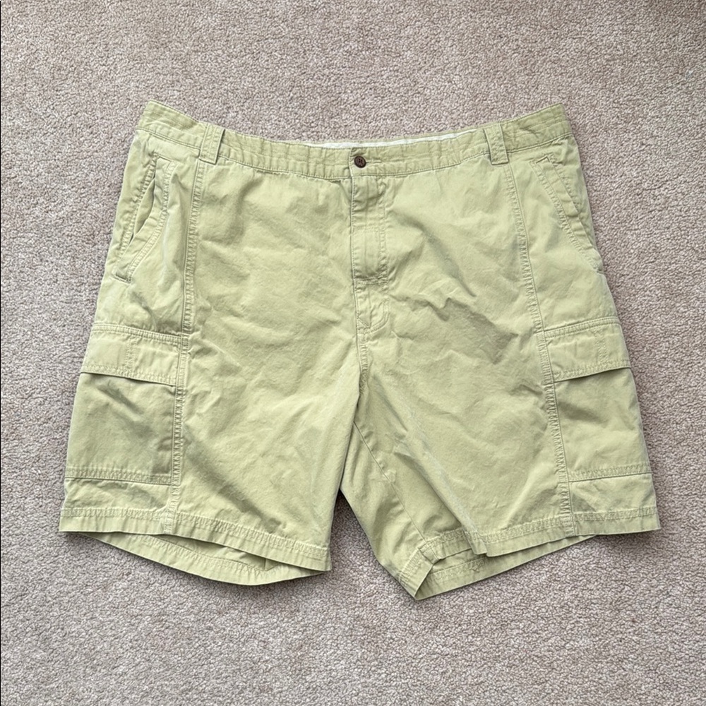 Tommy Bahama Men's Relax Cargo Khaki Wash Shorts - Size 42